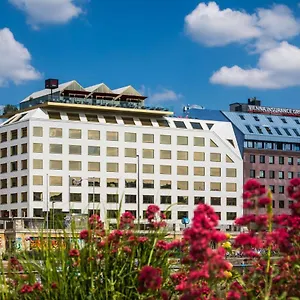 radisson-red.vienna-besthotels.com/