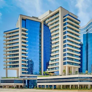 The First Collection Business Bay מלון