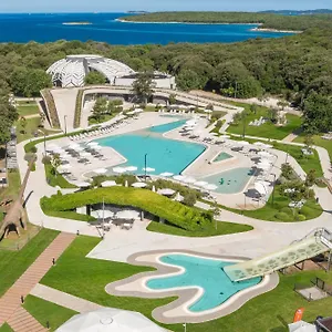 **** Üdülőpark Homes Mon Perin Horvátország