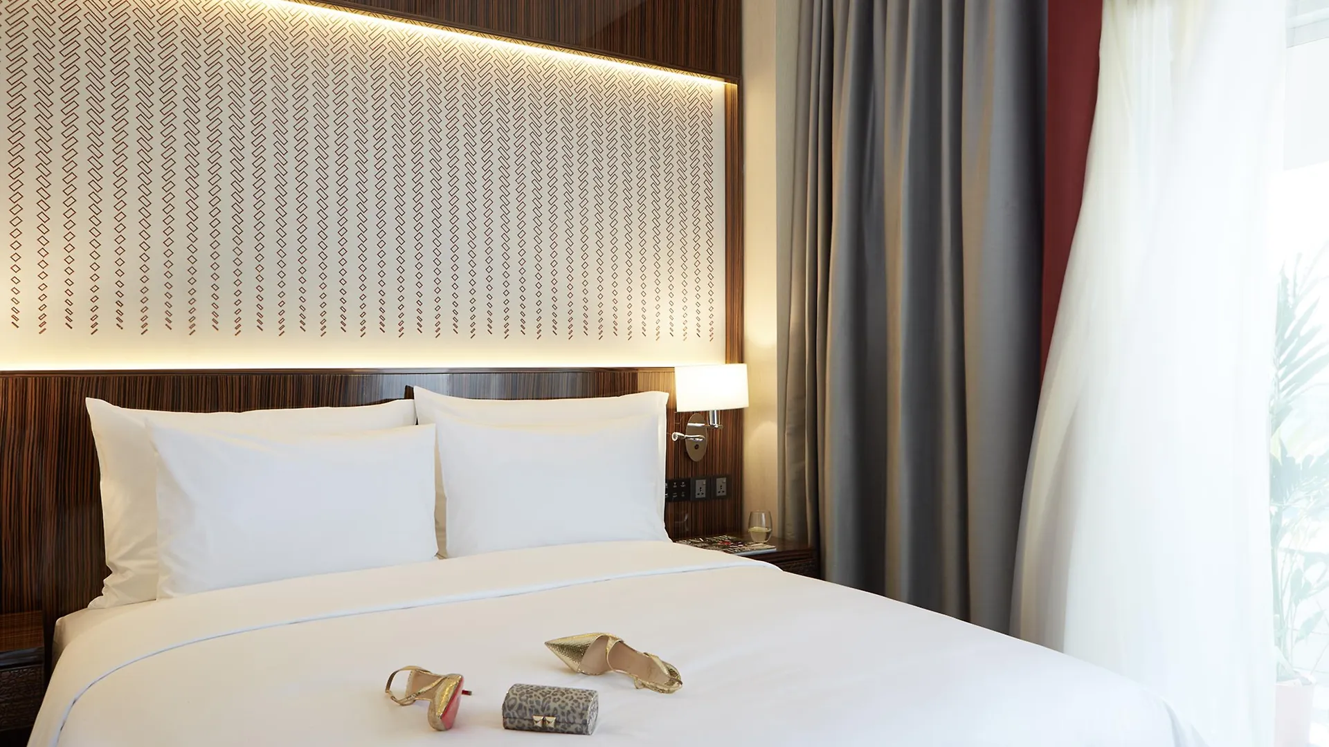Dusit D2 Kenz Hotel דובאי 4*,  איחוד האמירויות הערביות