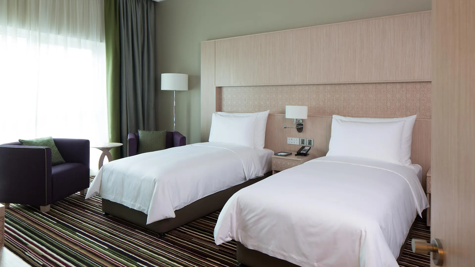 Dusit D2 Kenz Hotel Dubái 4*,  Emiratos Árabes Unidos
